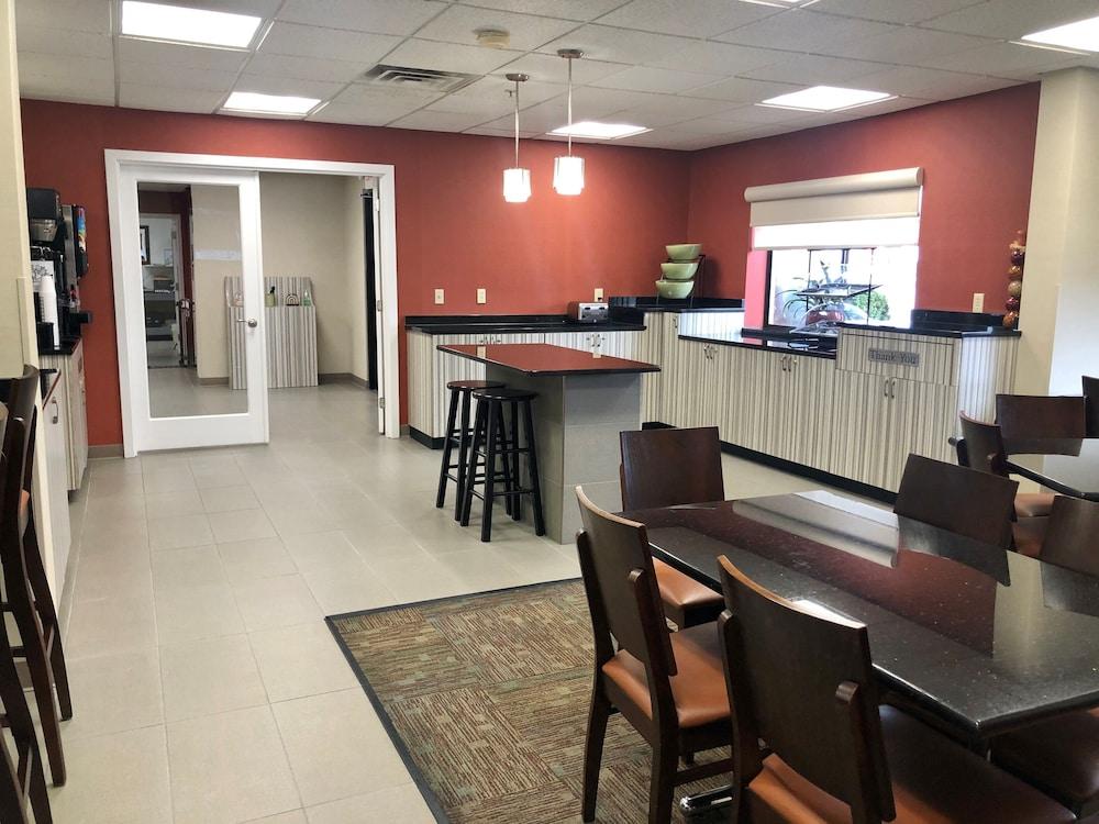 Hotel Ramada Limited -